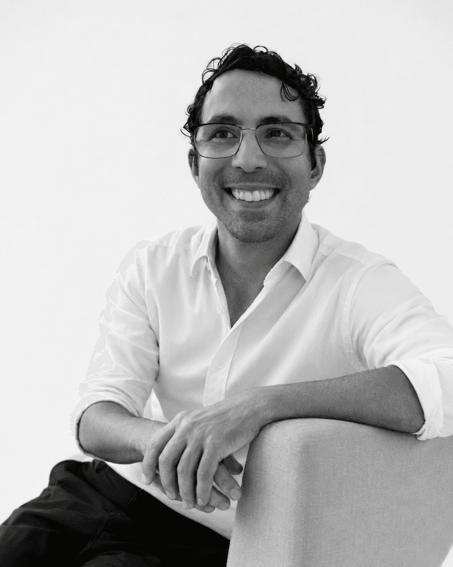 Steve DiPippo, co-founder of Salto Strategic Advisors — black and white portrait.